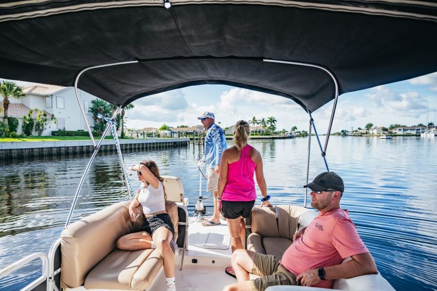 Naples, FL: Manatee, Dolphin, 10,000 Islands Beach Eco Tour - Looking for manatees and alligators