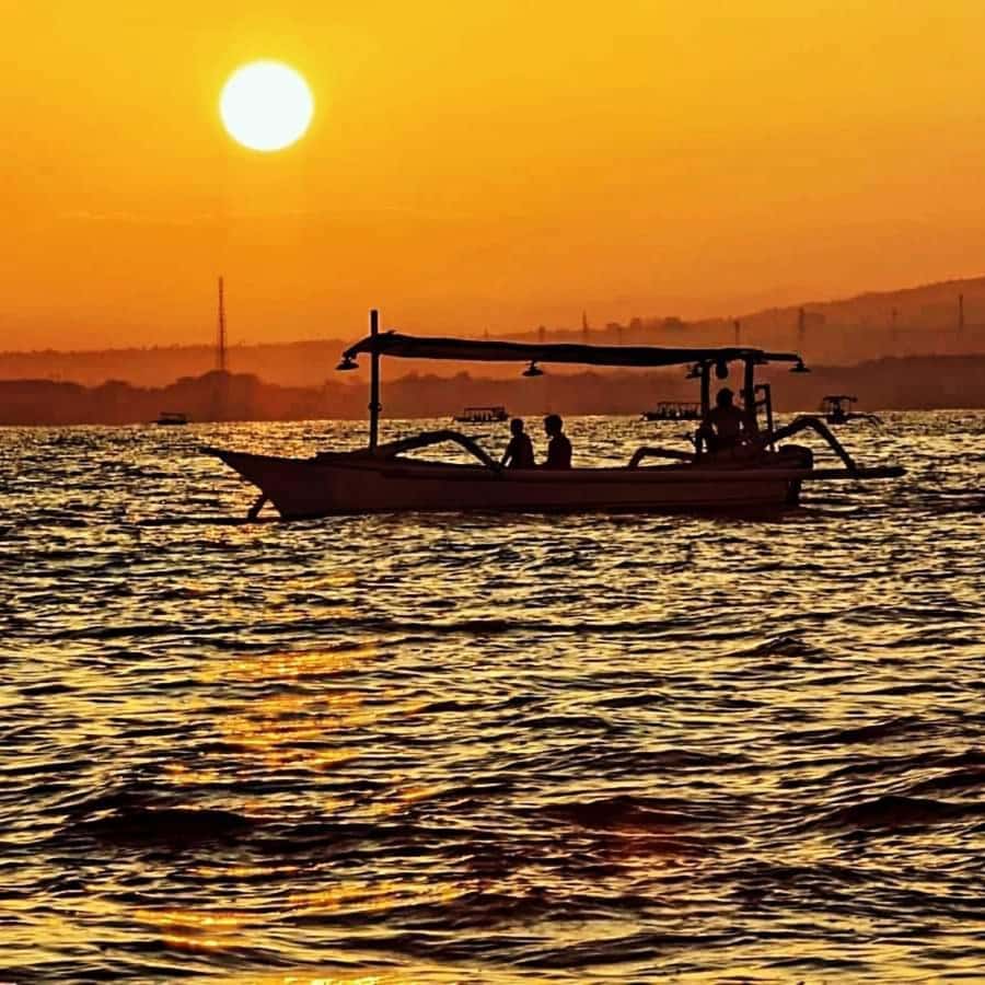 North Bali : Sunrise Dolphin Trip at Lovina Beach - Optional snorkeling over blue coral