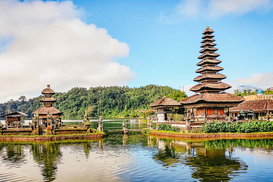 North Bali: Sunrise Tour with Dolphins, Waterfalls & Temples - Setting out for Lovina before sunrise