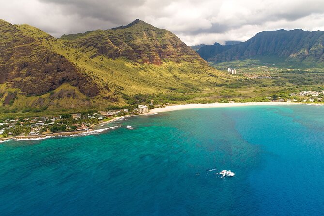 Oahu Dolphin and Snorkel Tour with Waikiki Pickup & Lunch - Sea sickness, clothing, and practical preparation