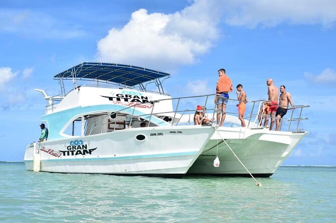 Party Boat /View Dolphins / Snorkling /Free Drinks and Transportation - Pickup and the Most Important Practical Warning