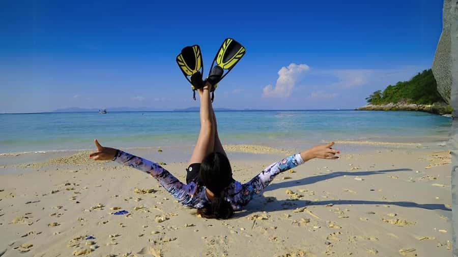 Phuket: Raya Island, Maithon Island, & Dolphin Spotting Tour - Maithon Island and the dolphin question