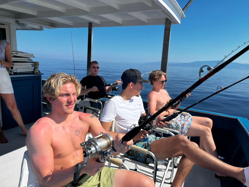 Pizzo: Fishing, Snorkeling, Dolphin Watching - Guides, languages, and the feel on board
