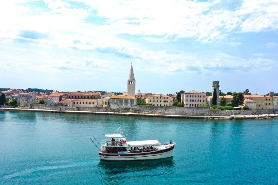 Poreč: Dolphin Spotting Cruise with Included Drinks - The First Part of the Cruise: Coastal Views and Open Water