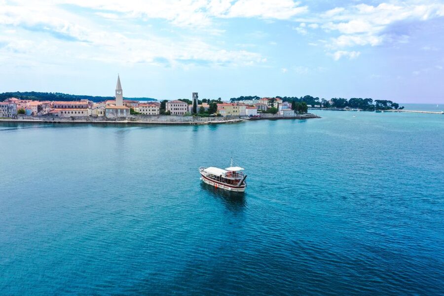 Poreč: Dolphin Spotting Cruise with Included Drinks - What the $35 Price Really Covers
