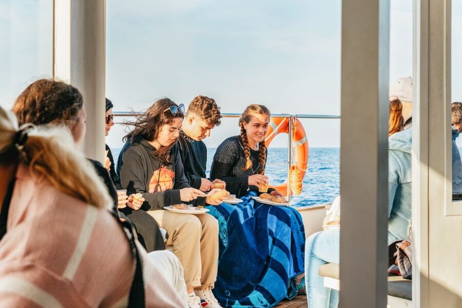 Port d'Alcudia: Sunrise at Sea & Dolphin Watching Boat Tour - What breakfast is really like