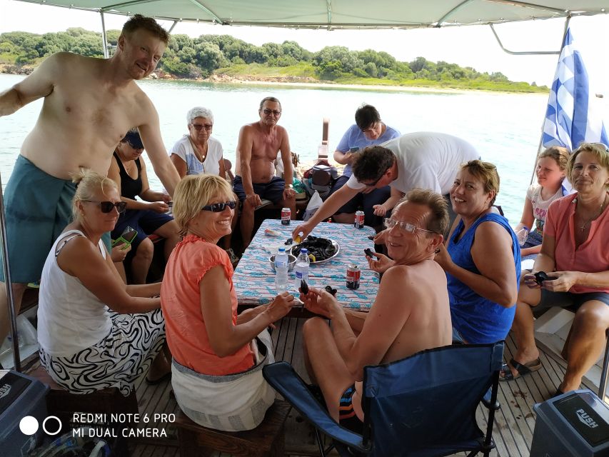 Preveza: Dolphin Watching Cruise with Lunch and Drinks - Watching dolphins near the fish farms