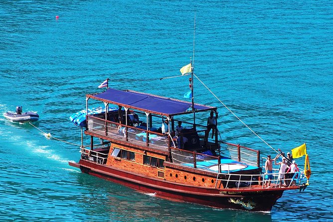 Private Full-Day Blue Dragon Yacht for Snorkeling Koh Tan & Visit Pink Dolphin - The price makes more sense for a full group