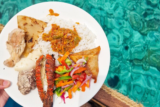 Private/Sharing: Snorkeling with Dolphins Sandbank in Mnemba - A barbecue lunch cooked while you snorkel