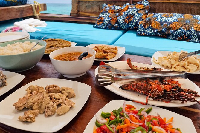 Private/Sharing: Snorkeling with Dolphins Sandbank in Mnemba - The sandbank stop depends on low tide