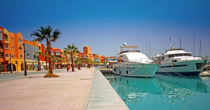 Private Yacht Cruise to Dolphin House with Lunch : Hurghada - A private boat day from Hurghada