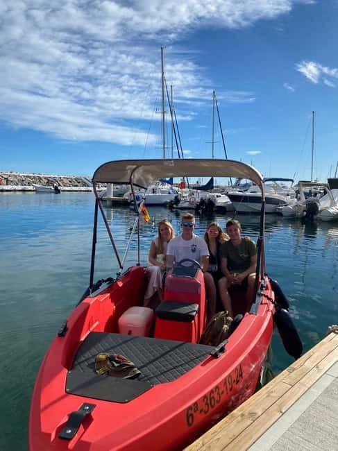 Puerto Banús: Private Cruise with Dolphins & Wakeboard - What one hour really gives you