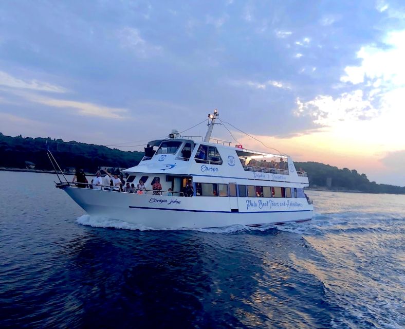 Pula: Dolphin&Sunset Cruise in Brijuni with Dinner&Drinks - The first stretch toward Brijuni National Park