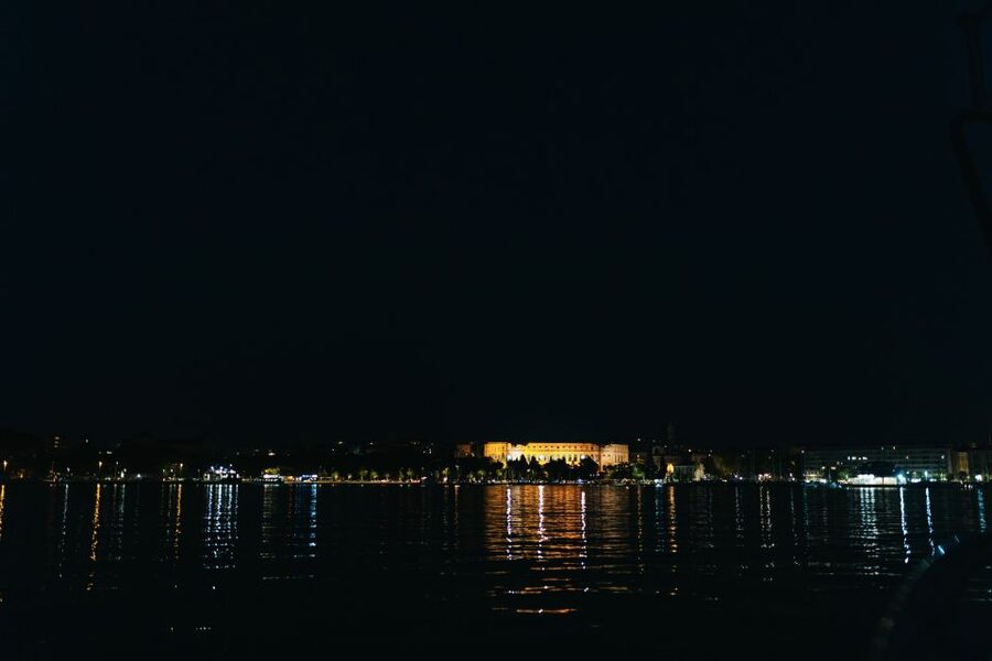 Pula: Dolphin&Sunset Cruise in Brijuni with Dinner&Drinks - Dinner, wine, and the practical all-inclusive setup