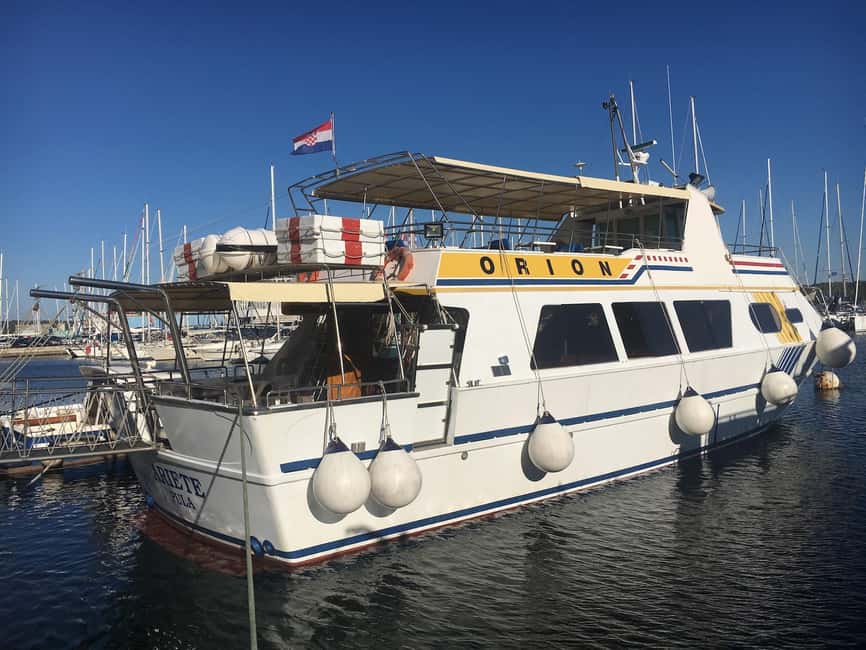 Pula: Dolphin Watching Sunset Cruise with Dinner & Drinks - Heading toward Brijuni in search of dolphins