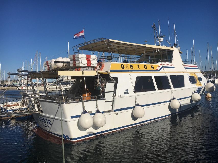 Pula: Dolphin Watching Sunset Cruise with Dinner & Drinks - Weather, timing, and small things that matter