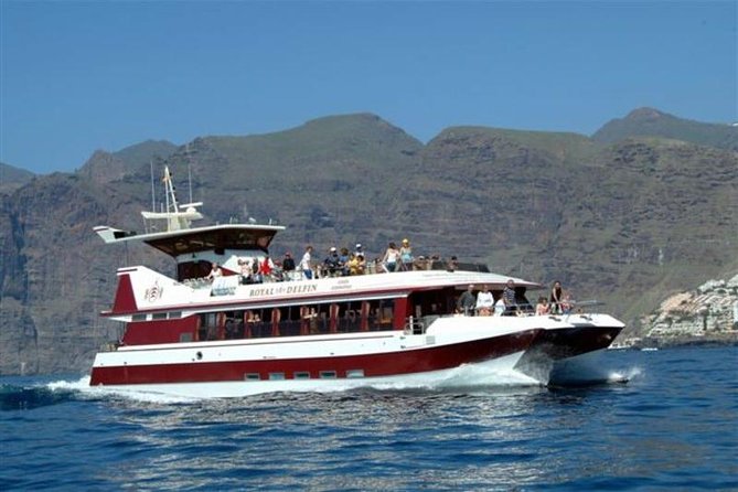 Royal Dolphin Whale watching excursion - The crew, communication, and service