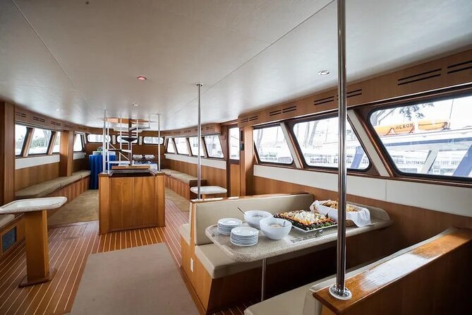 San Diego Whale/Dolphin Watching Cruise Aboard Luxury Vessel - Key points to know before you book
