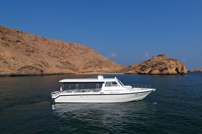 Sea Wonders Dolphin Watching and Snorkeling in Muscat - The crew makes the difference