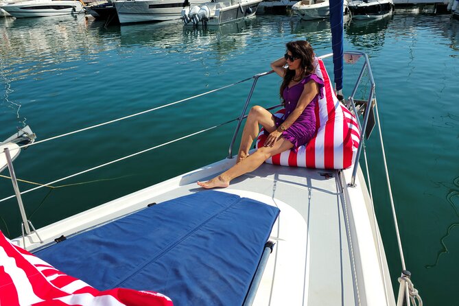 Shared Sailboat Experience Feel nature with dolphins - Who will enjoy this sailing trip