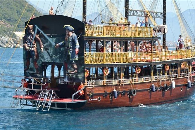 "Side: Boat Adventure to Dolphin Island – Swim and Enjoy Lunch" - Dolphin Island and the chance of wildlife