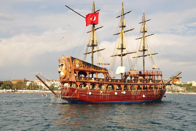 "Side: Boat Adventure to Dolphin Island – Swim and Enjoy Lunch" - Foam party and the mood on board