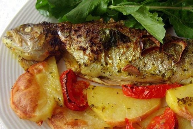 "Side: Boat Adventure to Dolphin Island – Swim and Enjoy Lunch" - Lunch on board, with an important drinks detail