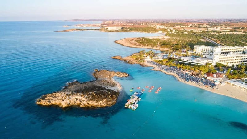 Side Dolphin Island Boat Cruise with Lunch & Drinks - The real appeal: a low-cost day at sea