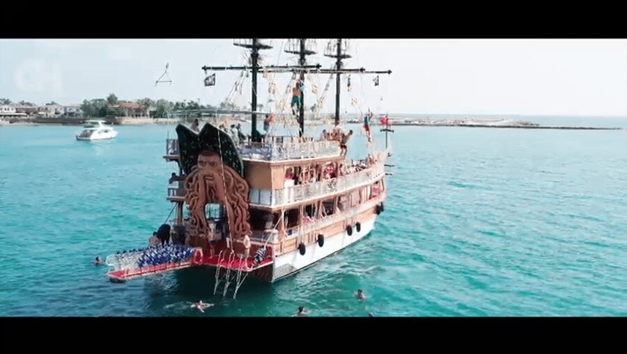 Side: Dolphin Island Boat Tour : A Seaside Adventure - Practical advice for a smoother day