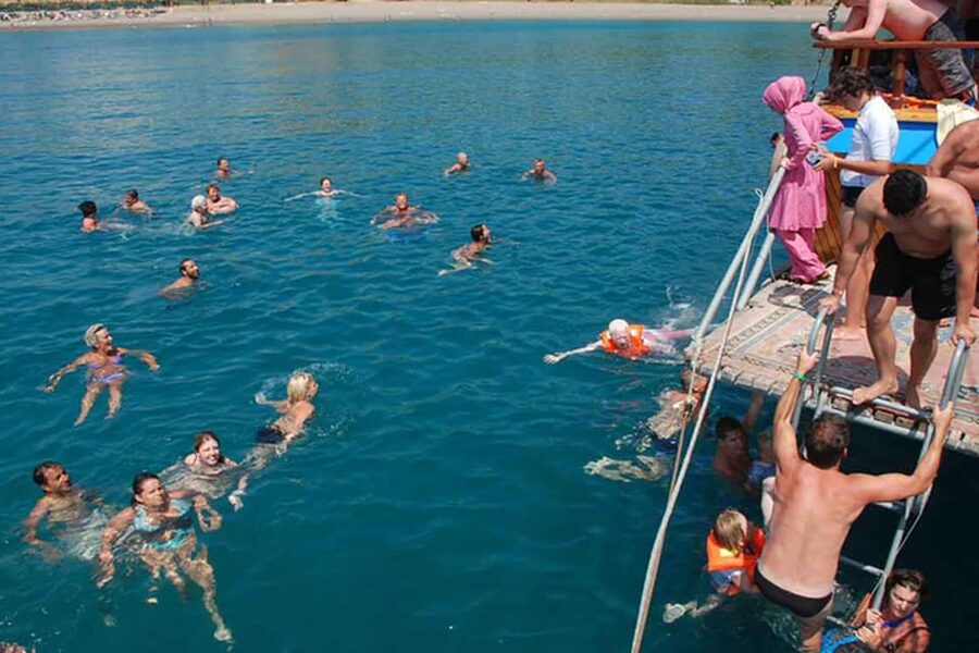 Side: Dolphin Island Boat Tour, Lunch, Sotf Drinks& Swimming - The Manavgat River begins the outing