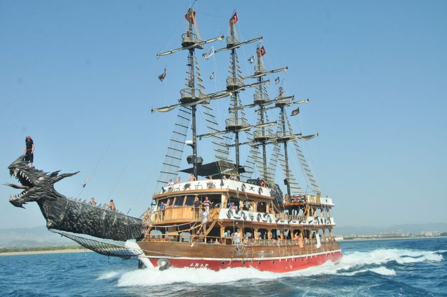 Side: Dolphin Island Boat Tour w/ Lunch & Foam Party - Key points to know before booking