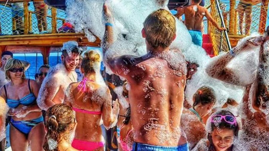 Side: Dolphin Island Boat Tour w/ Lunch & Foam Party - What this Side boat trip is really like
