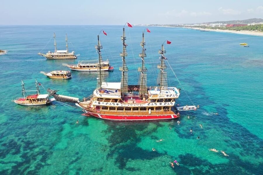 Side: Dolphin Island Boat Tour w/ Lunch & Foam Party - The foam party and music on the boat