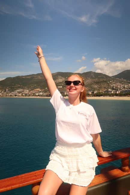 Side Dolphin Island Boat Trip with Lunch & Swim Stops - Lunch, drinks, and the onboard rhythm