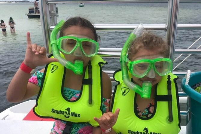 Snorkel & Dolphin Sightseeing Tour Aboard the Footloose - A relaxed boat ride with drinks and shade