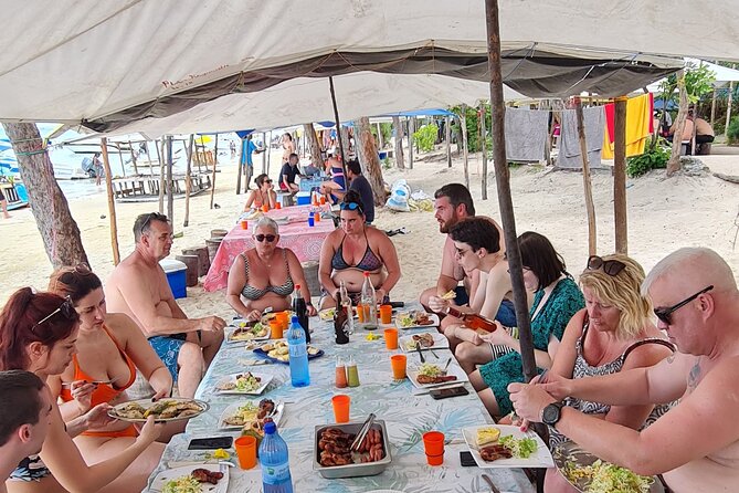 Snorkel with Dolphins, Lunch on Benitiers island, Speedboat - A fast start from Tamarin Beach