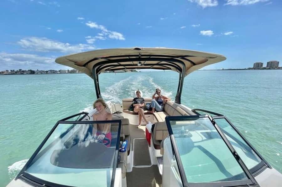 St. Petersburg: Private Barrier Island and Dolphin Boat Tour - The first 90 minutes: watching the Gulf for dolphins