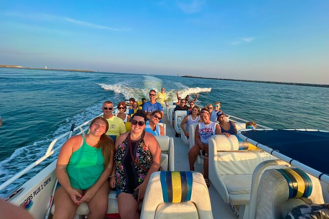 Thriller Speedboat Dolphin Tours in Destin Florida - A fast boat with dolphins on the side