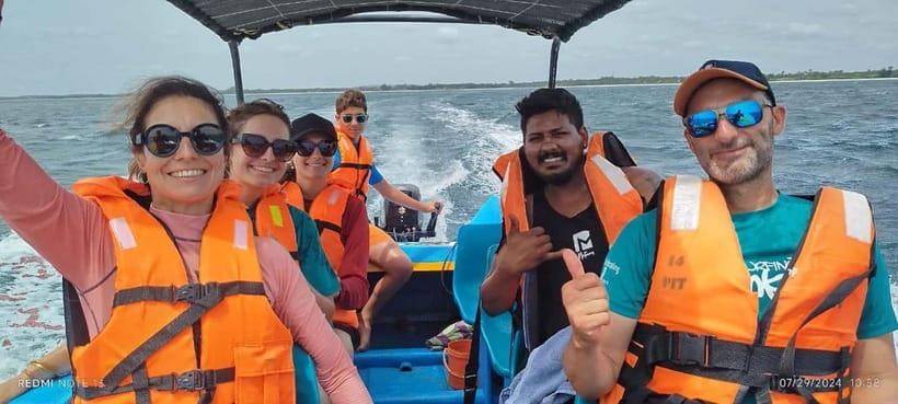 Trincomalee: Dolphin & Whale Watching Boat Tour - Comfort, safety, and who should book