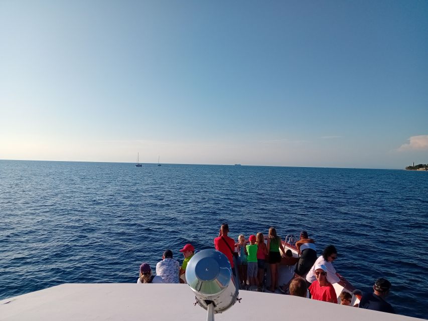 Umag: Sunset Cruise with Dolphin Spotting - The welcome drink and departure from Umag