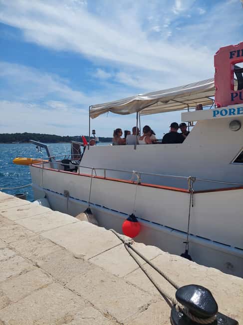 UMAG: Swimming&Panorama / Welcome Drink and Dolphin spotting - The swim stop after about 90 minutes