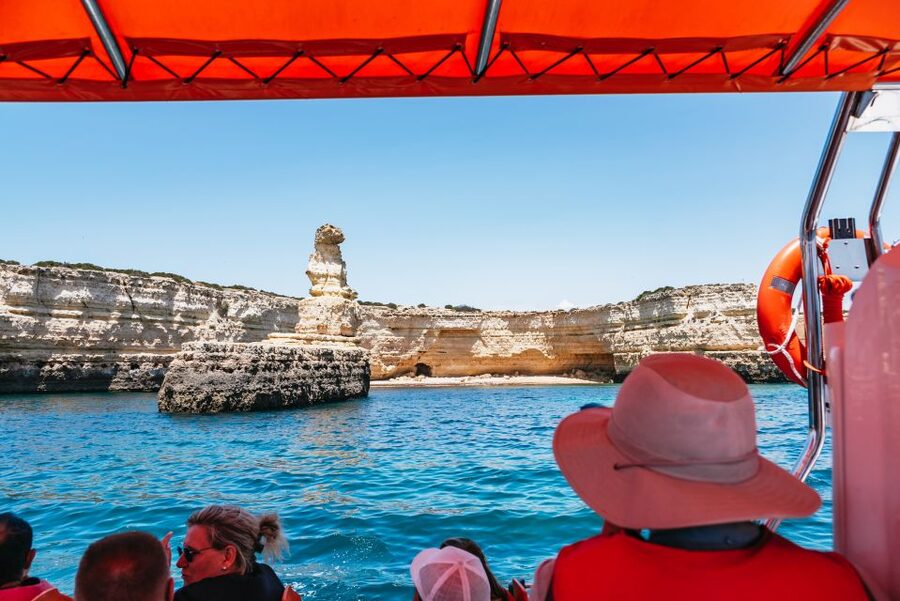 Vilamoura: Benagil Cave Boat Tour with Entry&Dolphin search - Who should choose this boat trip?