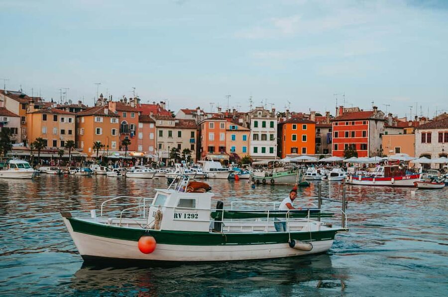 VRSAR: Night Boat Tour to Rovinj with Dolphin Watching - Leaving Vrsar as the afternoon light softens