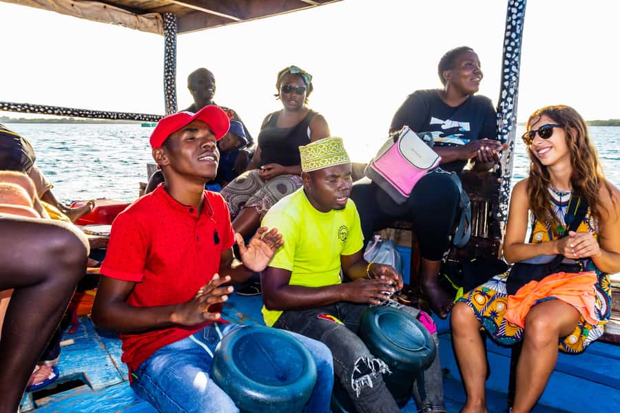 Wasini Island: Dolphin Spotting & Snorkel at Kisite Mpunguti - What to pack for a day on the water