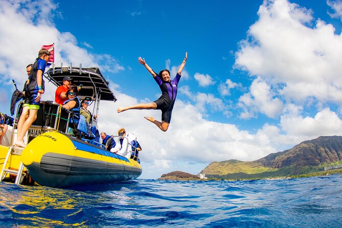 Wild Dolphin Watching and Snorkel Safari Off West Coast of Oahu - The 32-foot boat and the small-group advantage