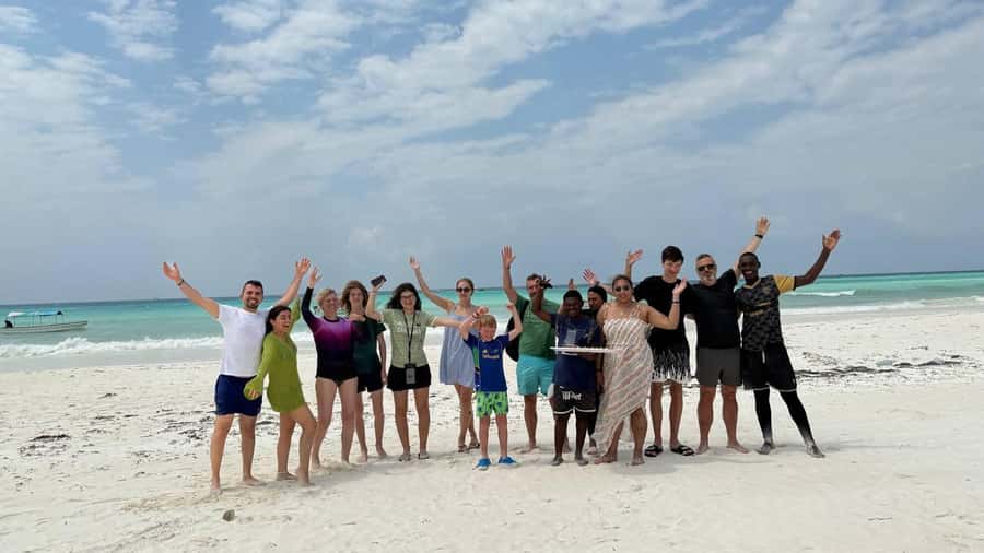 Zanzibar: Pungume island-dolphin watching - BBQ Lunch - From your hotel to Zanzibar’s southern waters