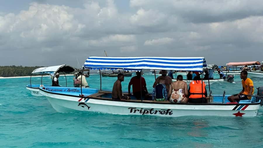 Zanzibar: Pungume island-dolphin watching - BBQ Lunch - A six-hour day with a clear rhythm